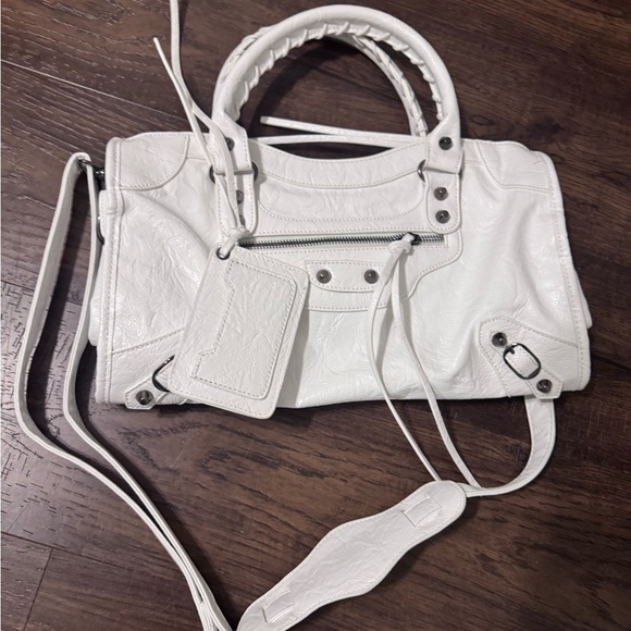 Balenci White Large City Bag has - Picture 3 of 5